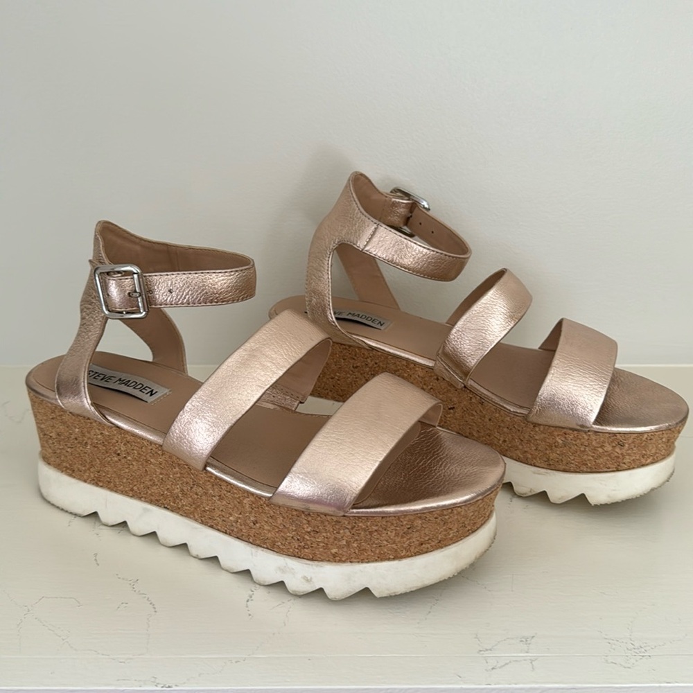 Rose gold Steve Madden platform wedges (8.5)